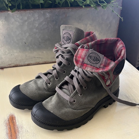 Palladium Baggy Canvas Fold down Gray and Red Plaid High-Top combat moto Boots - Picture 1 of 7